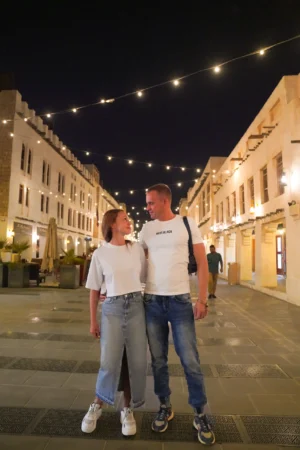 couples enjoying doha sightseeing tour