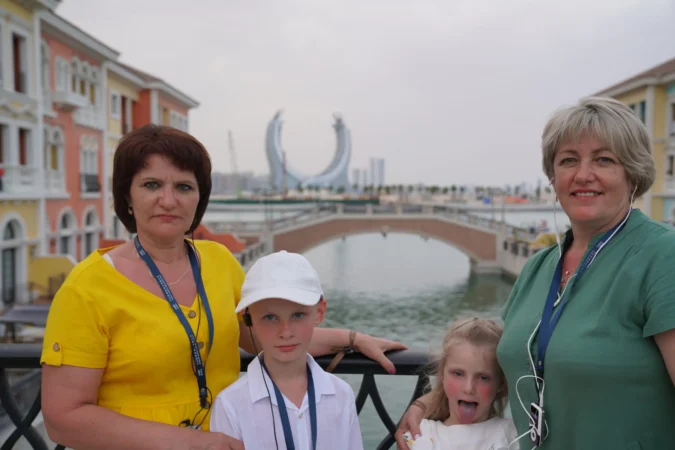 family at pearl in doha city tour